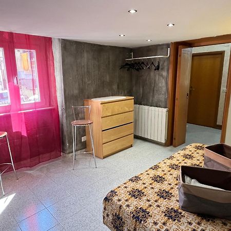 Romuhouse Economy Apartment Metro B Eksteriør bilde
