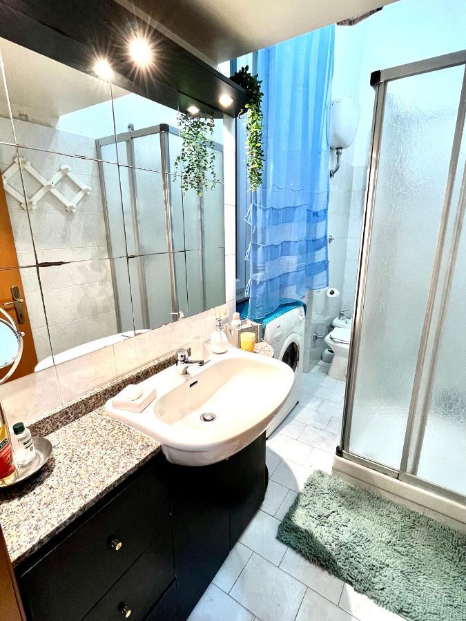 Romuhouse Economy Apartment Metro B Eksteriør bilde