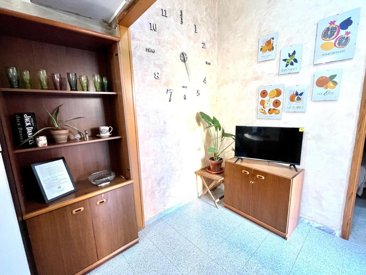 Romuhouse Economy Apartment Metro B Eksteriør bilde