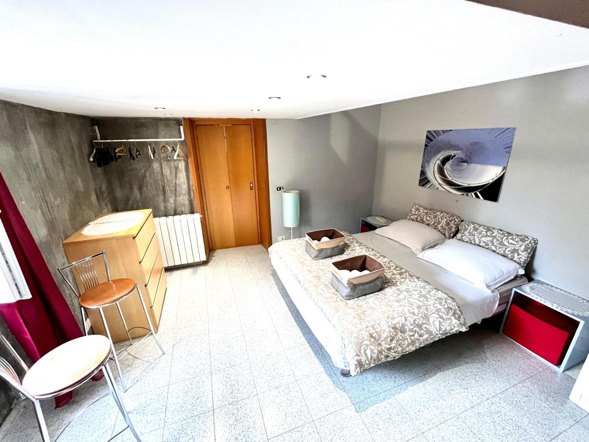 Romuhouse Economy Apartment Metro B Eksteriør bilde